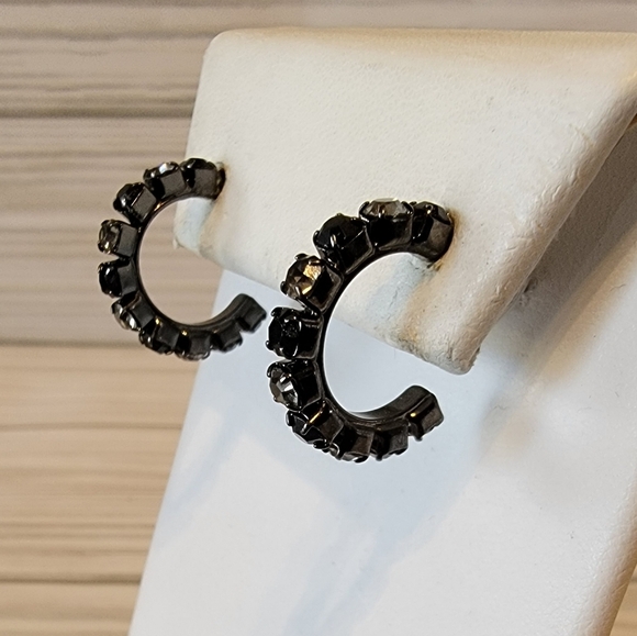A15 Black & Clear Rhinestone Pierced Earrings - Picture 2 of 4
